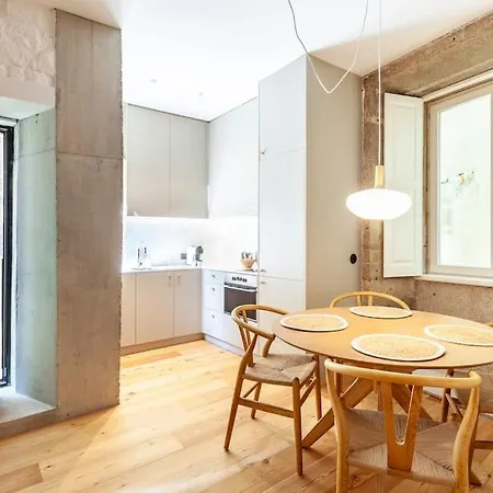 Perfect Retreat In The Center Of Apartment Porto