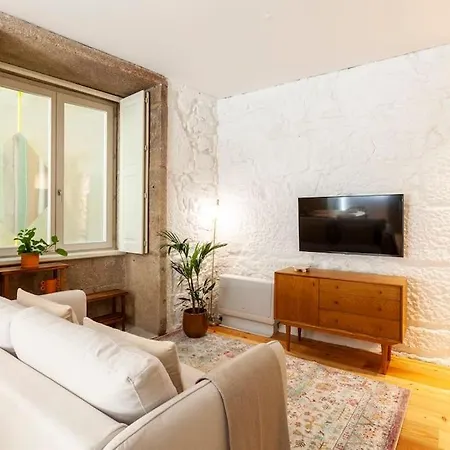 Perfect Retreat In The Center Of Apartment Porto