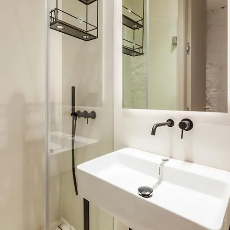 Perfect Retreat In The Center Of *